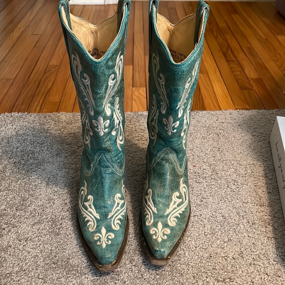 Unique cowgirl boots